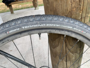 Vittoria Terreno Dry 38c (tubeless) tire